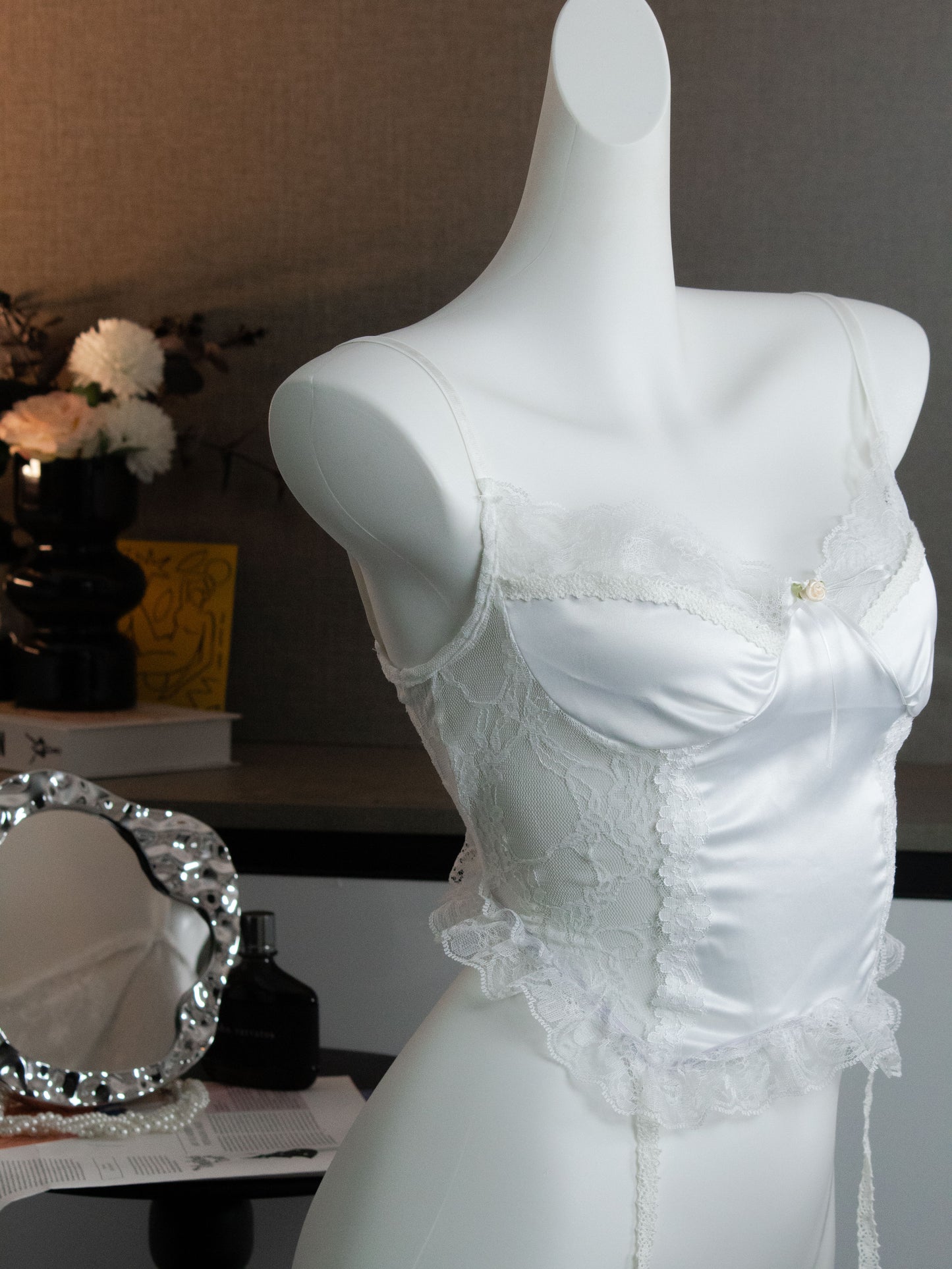 White Solid Elegant Lace Corset